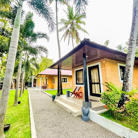 Airport Eco Cottage 카투나야크 외부 사진