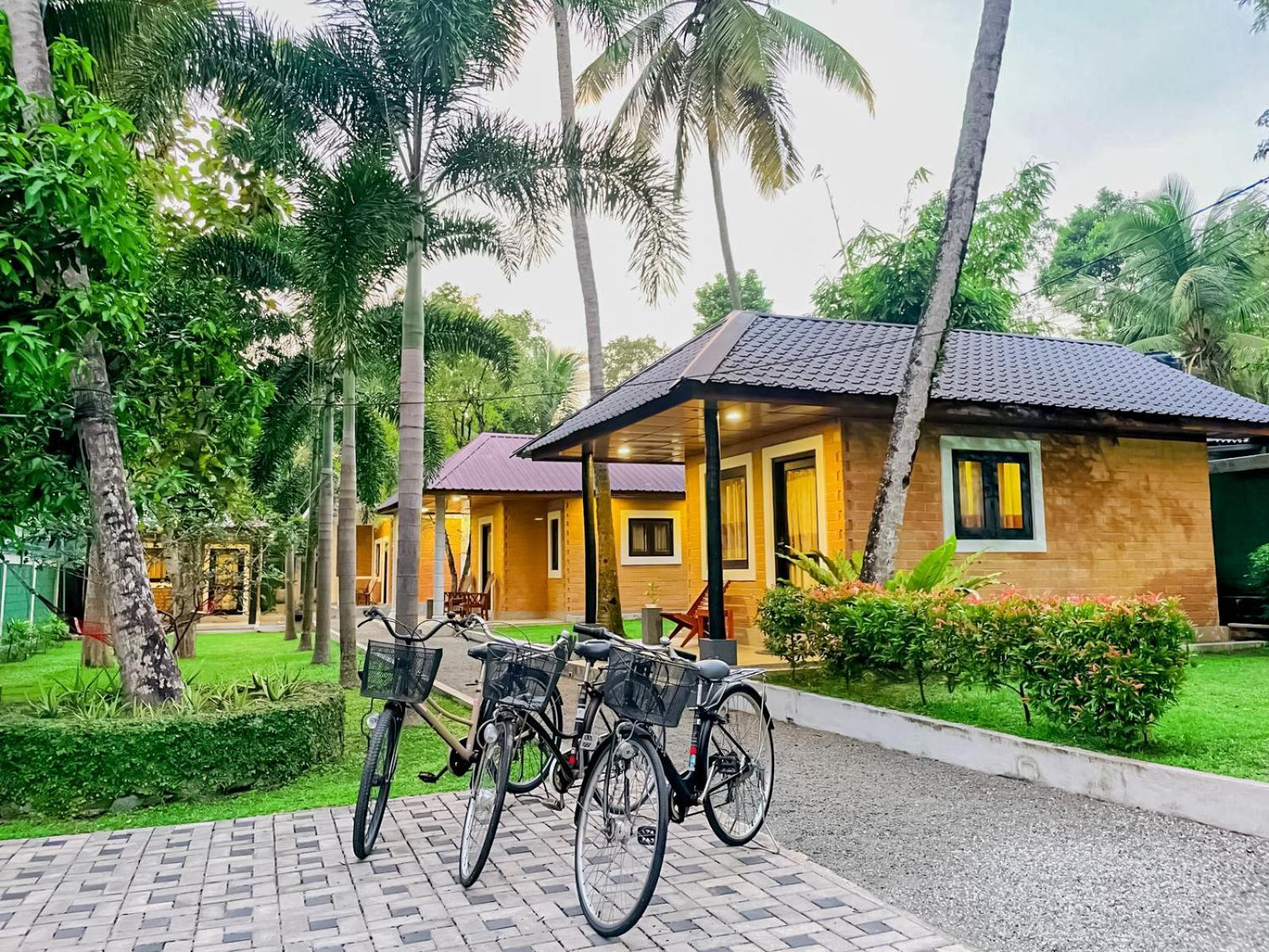 Airport Eco Cottage 카투나야크 외부 사진